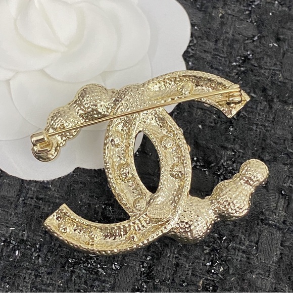 CHANEL Gold Brooch with Pearls and Crystals - Picture 3 of 3